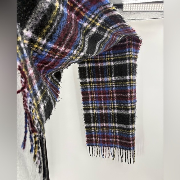 Urban Outfitters Women’s Fuzzy Purple Plaid Winter Layering Polyester Scarf - Picture 5 of 12
